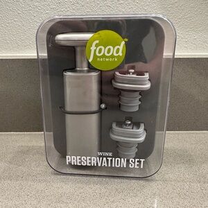 NWT Food Network Wine Preservation Set